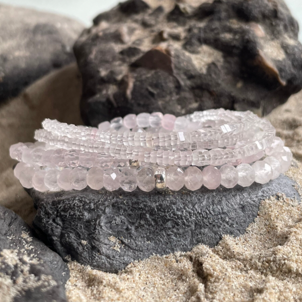 ROSENQUARZ Edelstein Halskette | kurzer Choker | handgefertigter Schmuck | 925 Sterling Silber | ca. 2,5 - 3 mm Heishi | PUDERHIMMEL