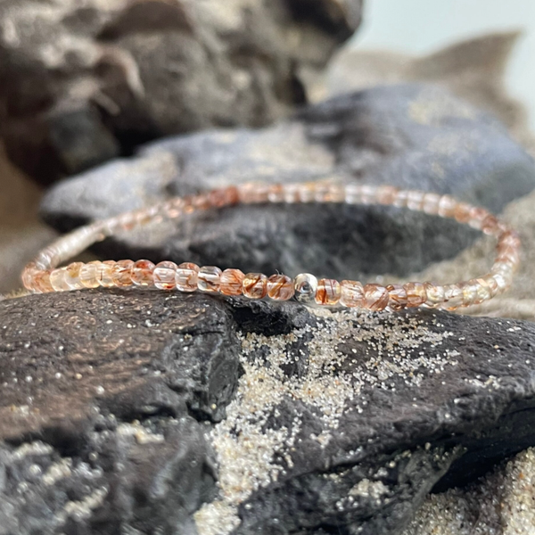 RUTILQUARZ Edelstein Armband im Tafelschliff & veganes Seidenbändchen | 2-tlg. Schmuck-Set | 925 Sterling Silber | minimalistischer Schmuck | 2,5 mm quadratisch | LEITFADEN