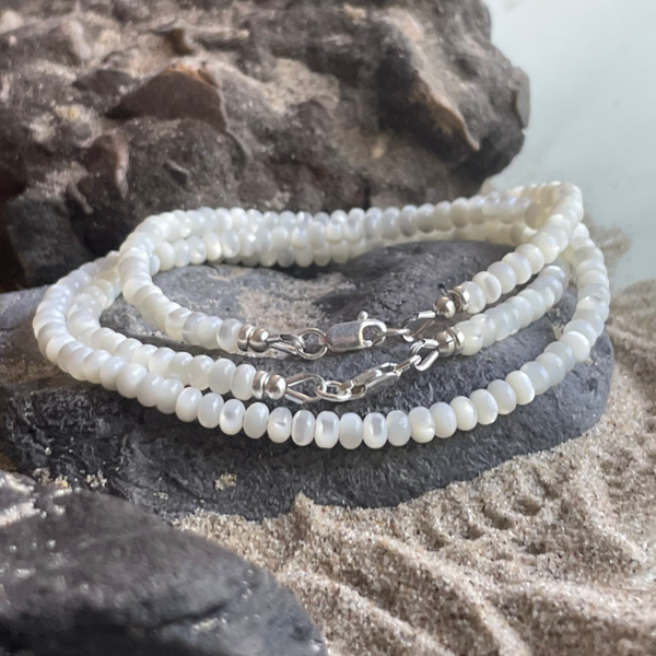 TROCHUSMUSCHEL Armband | filigranes Schmuckstück aus Perlmutt | 4 mm Rondelle | 925 Sterling Silber | KITE-45