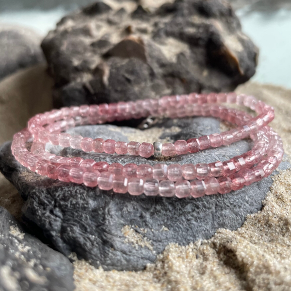 ERDBEERQUARZ Edelstein Armband | eleganter Tafelschliff | feiner Farbverlauf | handgemachter Edelsteinschmuck | 3 - 3,5 mm | quadratisch | ERDBEERGLÜCK