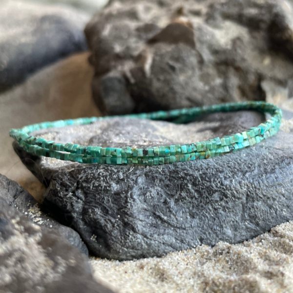 TÜRKIS Edelstein Halskette | kurzer Choker | handgefertigter echter Schmuck | 925 Sterling Silber | 1,5 mm Heishi | MEERESJUWEL
