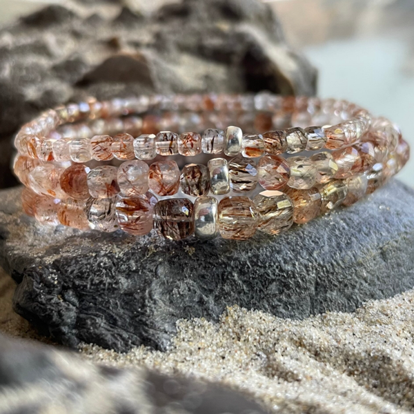 RUTILQUARZ Edelstein Armband & veganes Seidenbändchen | 2-tlg. Schmuck-Set | minimalistisch mit 925 Silber | handgemachter Edelsteinschmuck | 3 mm quadratisch | KUPFERFADEN