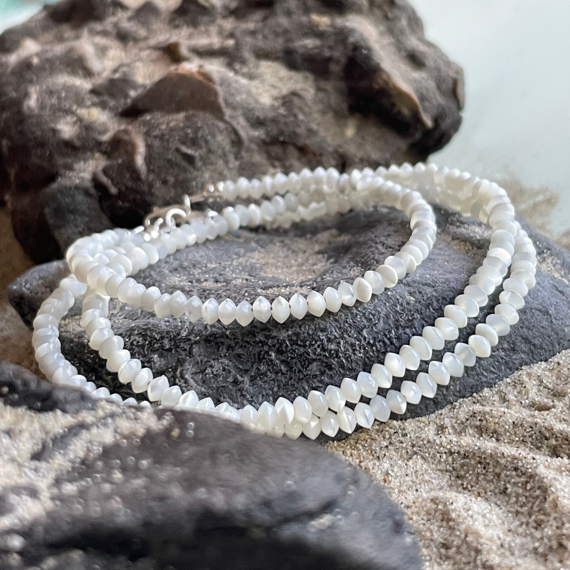 TROCHUSMUSCHEL Choker | filigrane Muschel Halskette aus Perlmutt | 925 Sterling Silber | 3 mm Linsenform | KITE-5