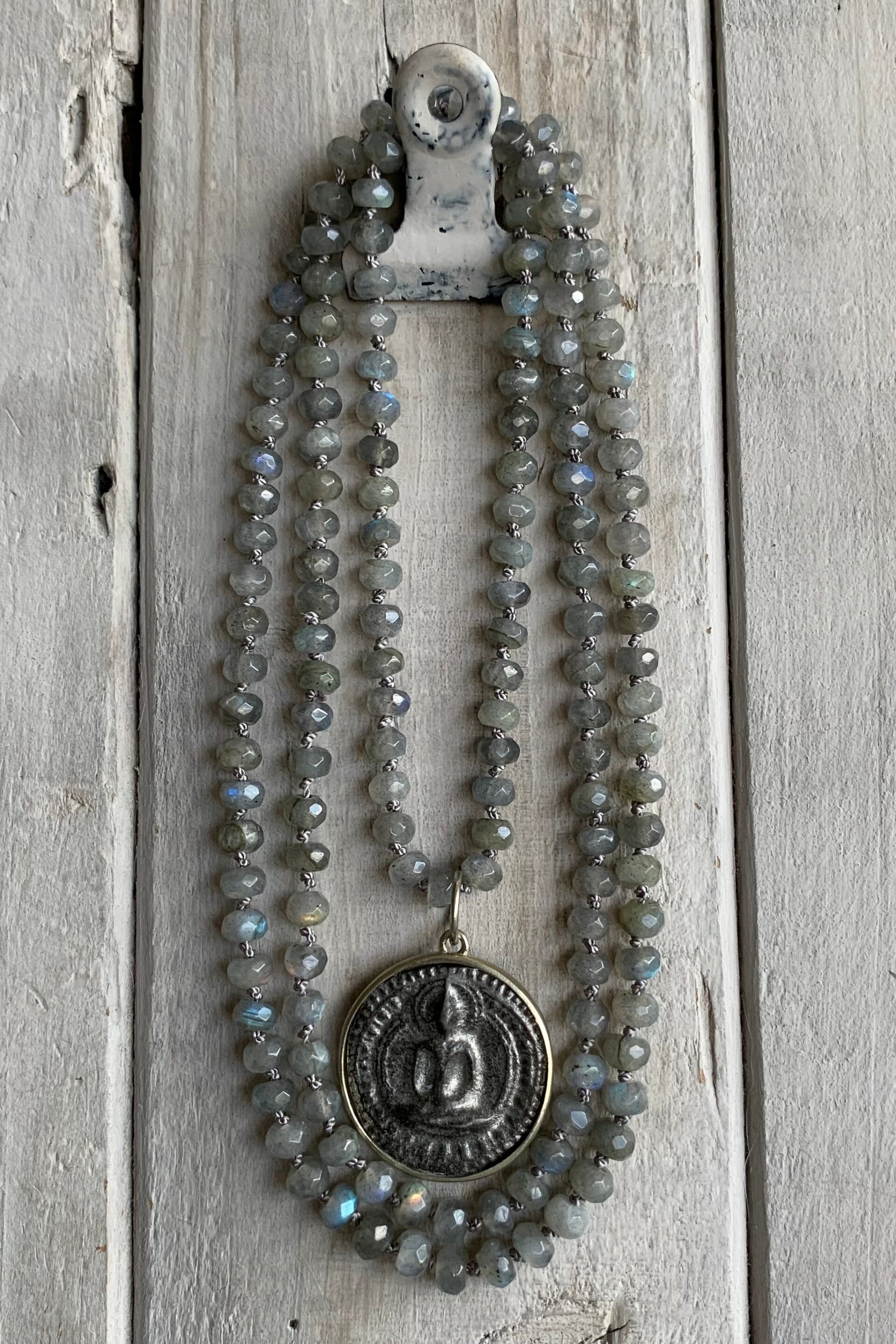 LABRADORIT Mala Edelstein Kette | handgeknüpft | NACHTJUWEL