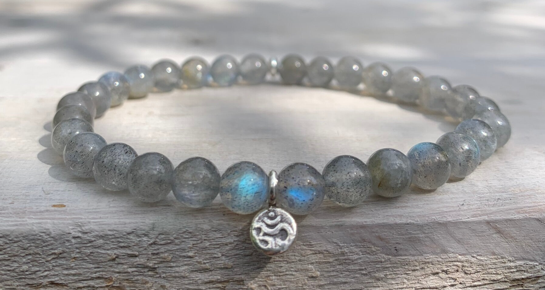 HIMMELSSTÜRMERIN OM ARMBAND | Labradorit | Karen Hill Tribe Feinsilber