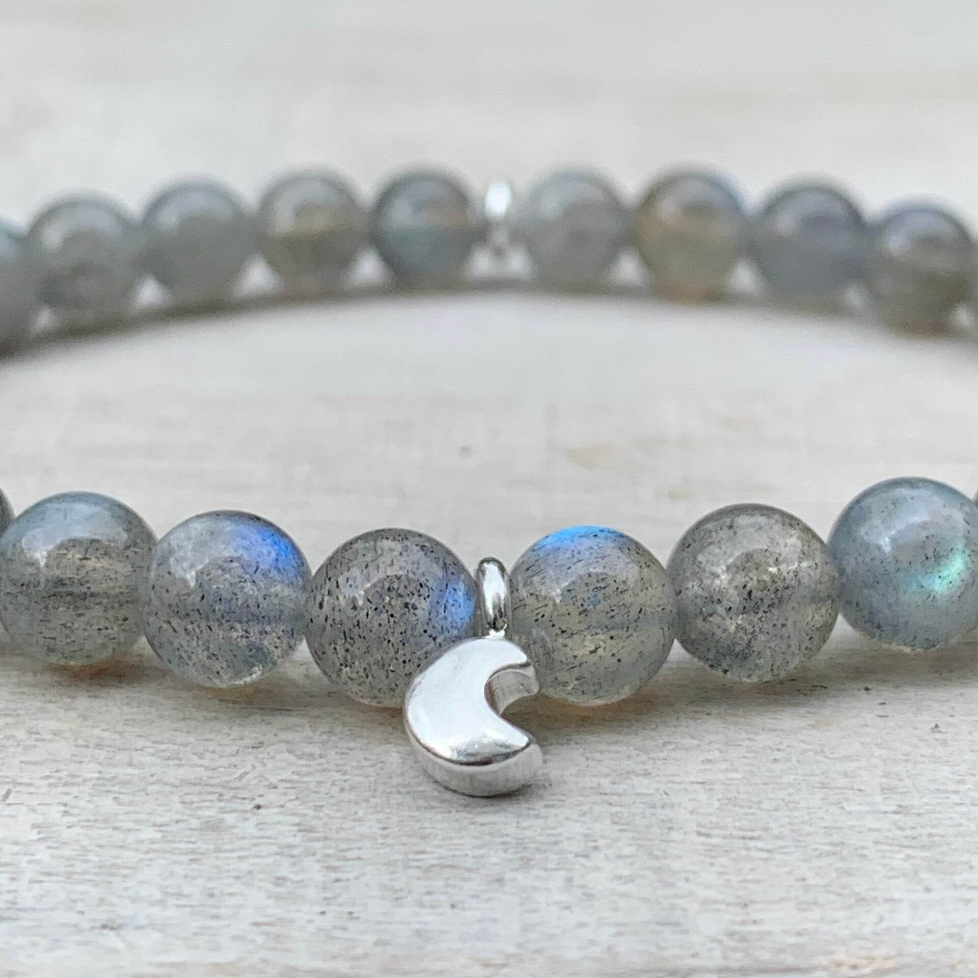 HIMMELSSTÜRMERIN MOND ARMBAND | Labradorit | Karen Hill Tribe Feinsilber