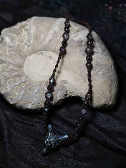 Collier loup "Totem mystique"