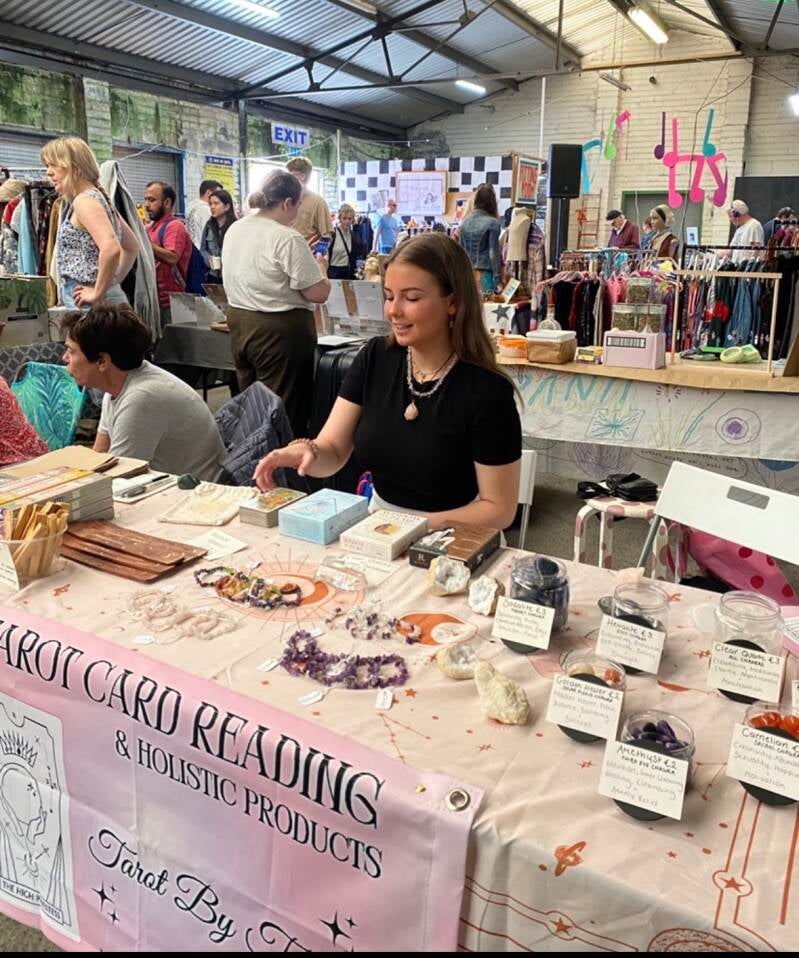 tarot-wellness-festival-event-market-crystals