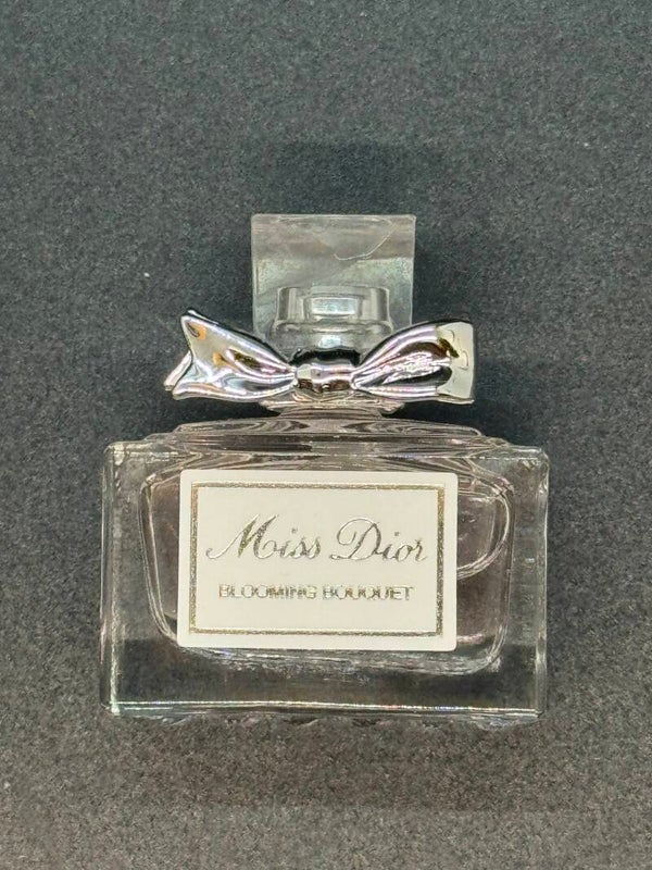 Ms.Dior Blooming Banquet