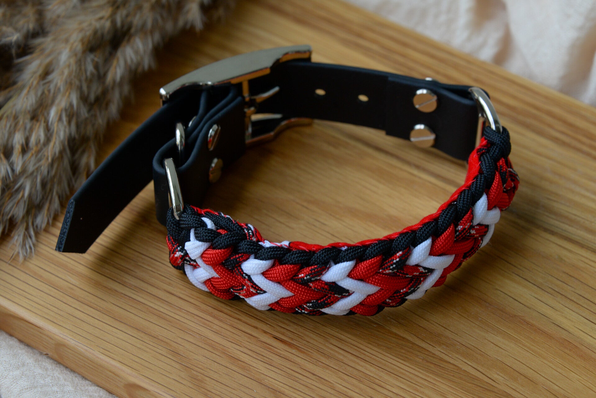 Halsband S "Red Arrow"