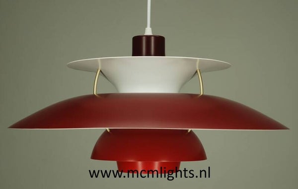 Louis Poulsen PH5 in burgundy to red Ø 50 cm.