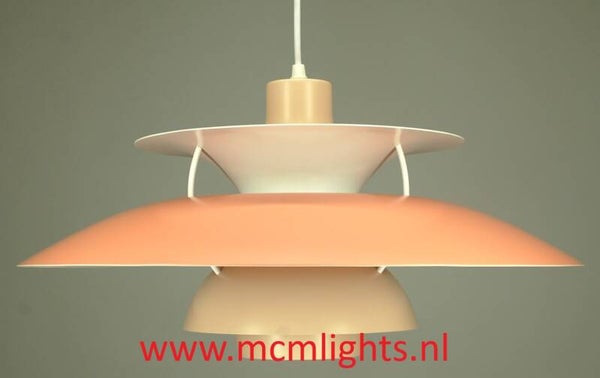 Louis Poulsen PH5 in Latte with peach Ø 50 cm. (meerts)