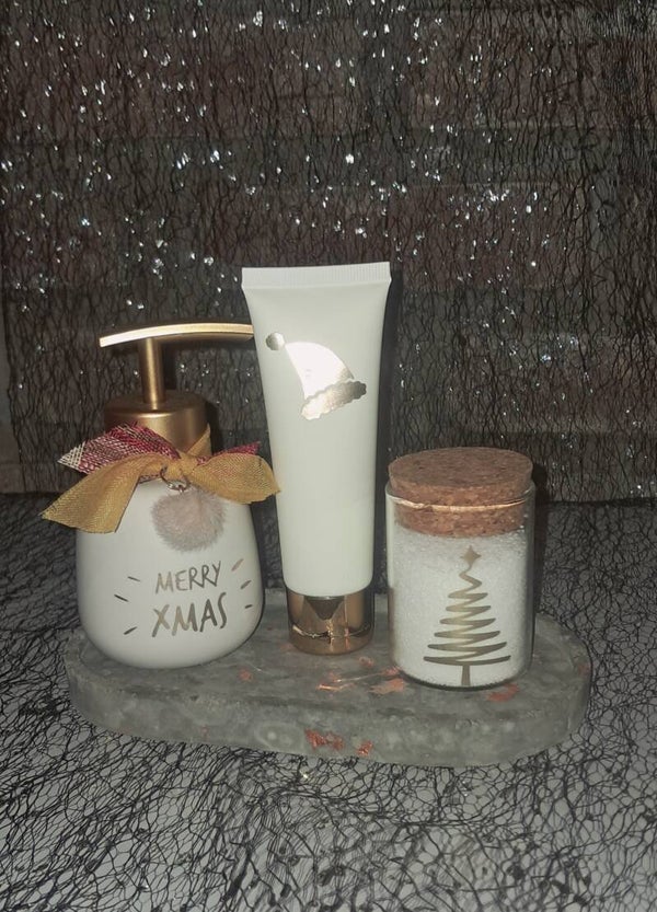 Beton onderzetter met handcrème, kaarsje en zeep