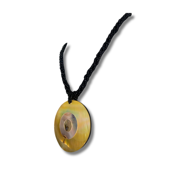 Peruvian Mother-of-Pearl Beaded Necklace – Vintage 3-Layer Statement Jewelry with Yellow, Bronze & Blue-Green Accents