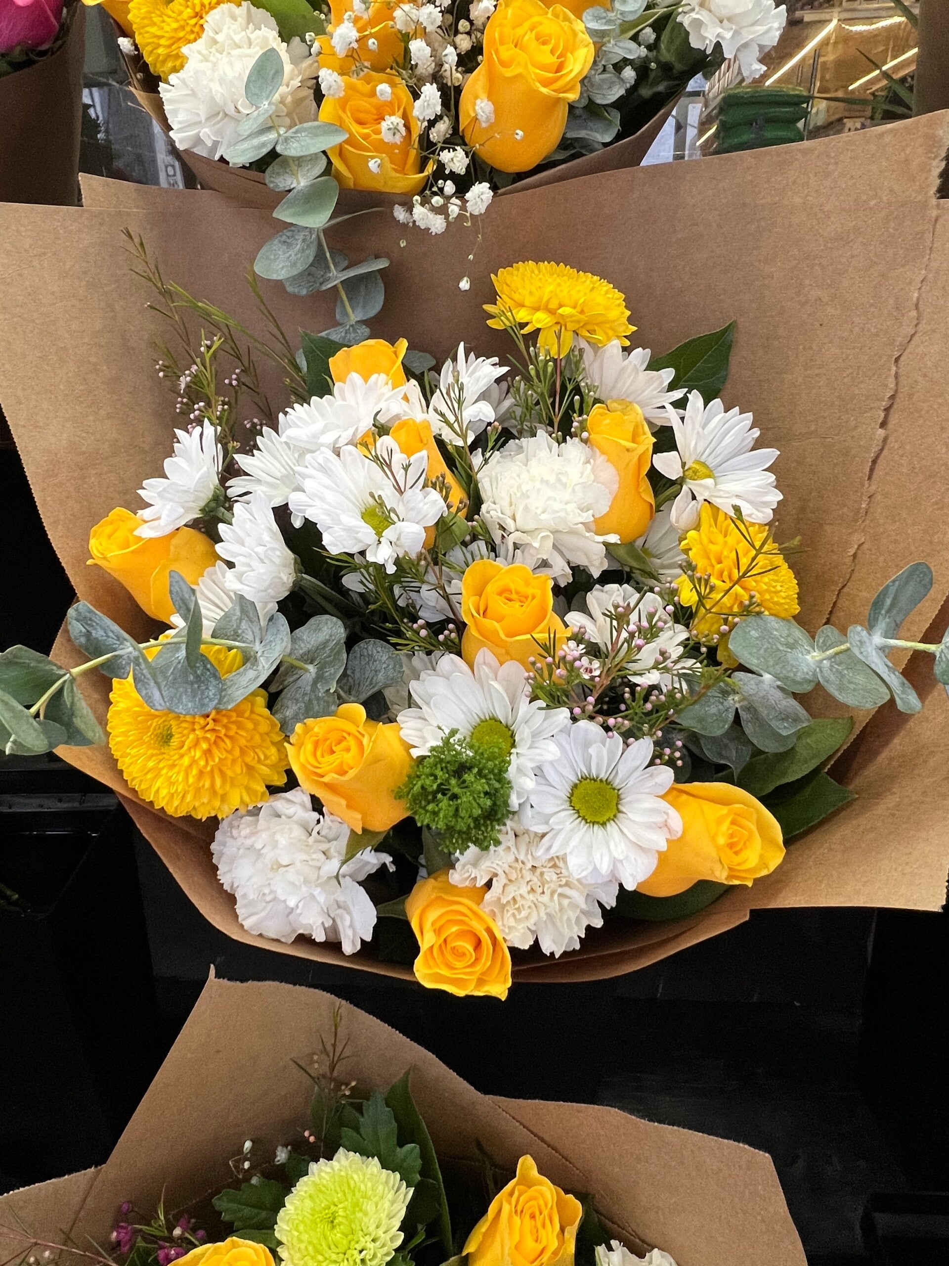 White and yellow bouquet