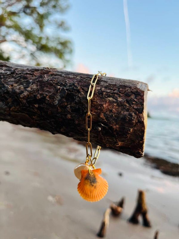 Orange scallop bracelet