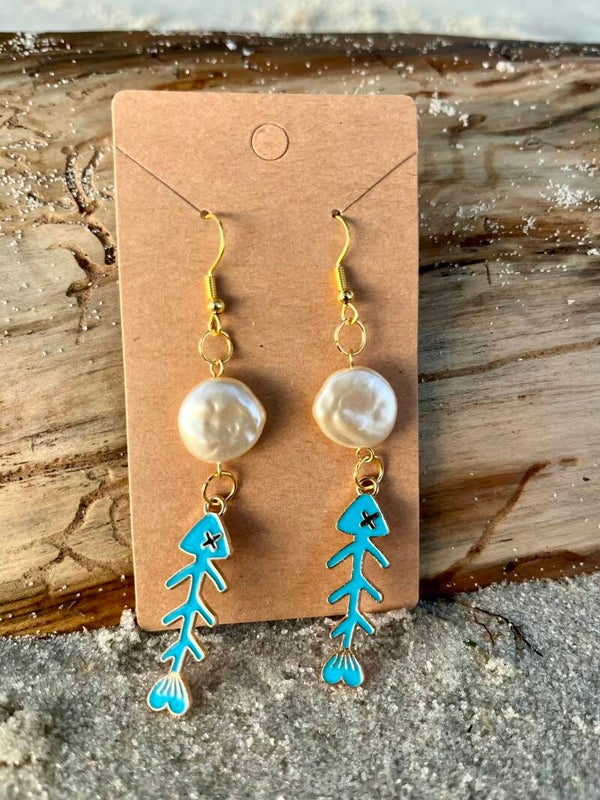Blue fish & pearl earrings