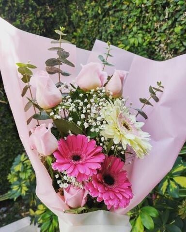 Rosas y Gerberas