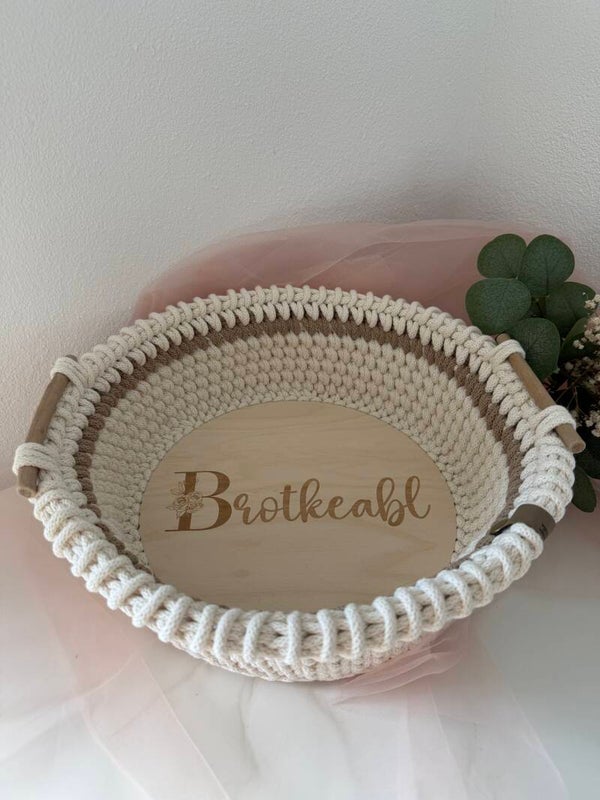 🥐 Handgehäkeltes Brotkeabl mit graviertem Holzboden 🥐