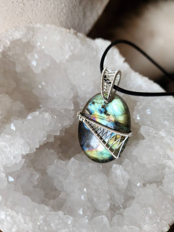 Gienah | Labradorite