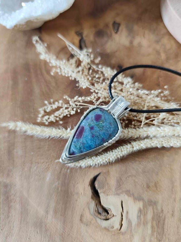 Élyndra | Rubis Cyanite