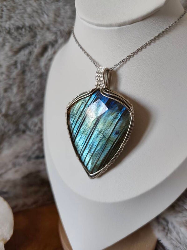 Pandia | Labradorite Facettée