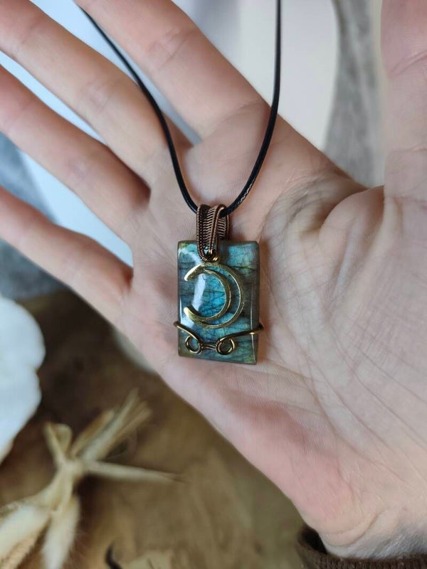 Cosmia | Labradorite