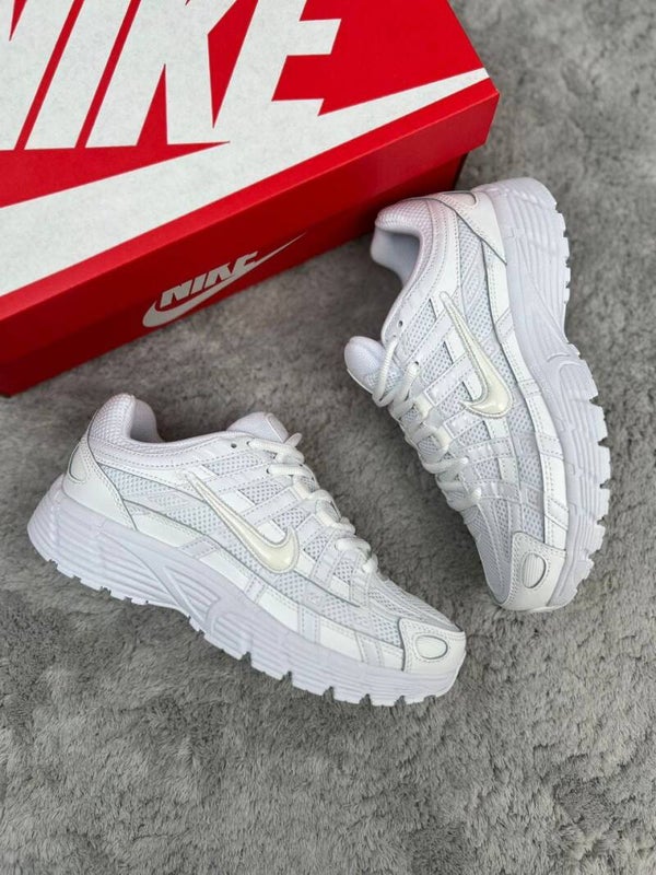 NIKE P6000