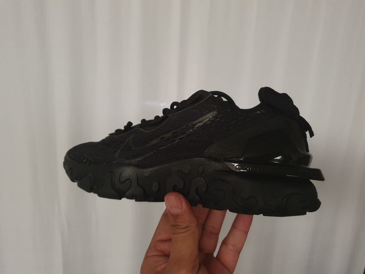 NIKE REACT