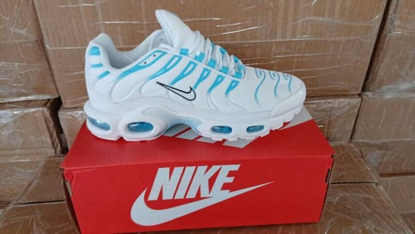 NIKE AIR MAX PLUS