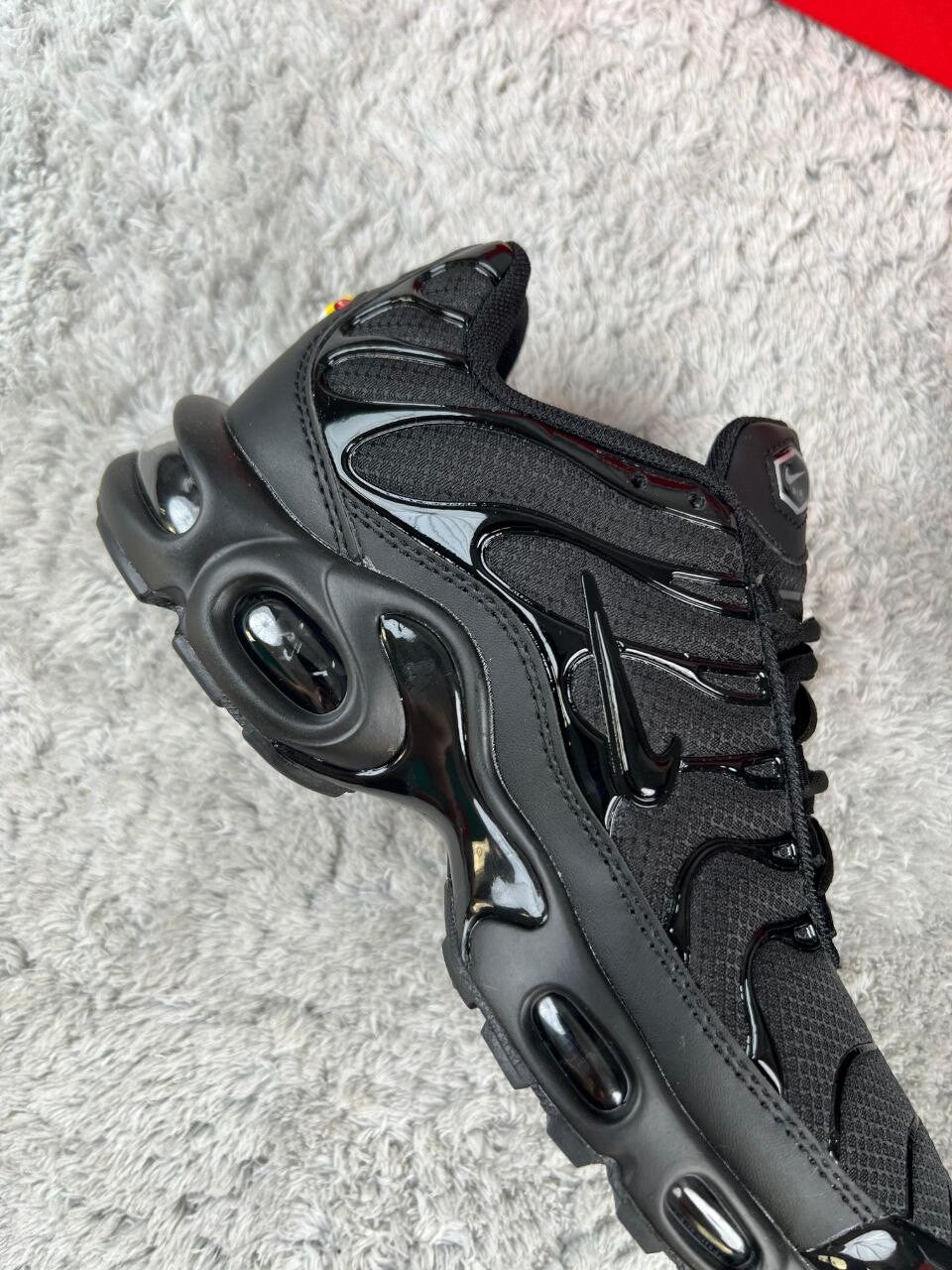 NIKE AIR MAX PLUS