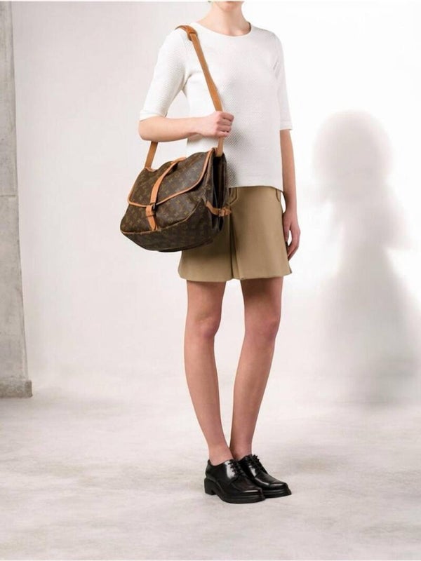 Louis Vuitton Vintage Monogram Canvas Messenger Bag – SAUMUR 35 Classic Shoulder Bag