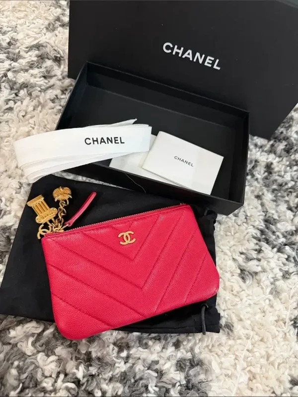 CHANEL Chevron Caviar Leather Zip Pouch – Hot Fuchsia Pink | Gold Hardware
