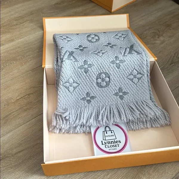 Louis Vuitton Logomania Scarf – Grey Monogram