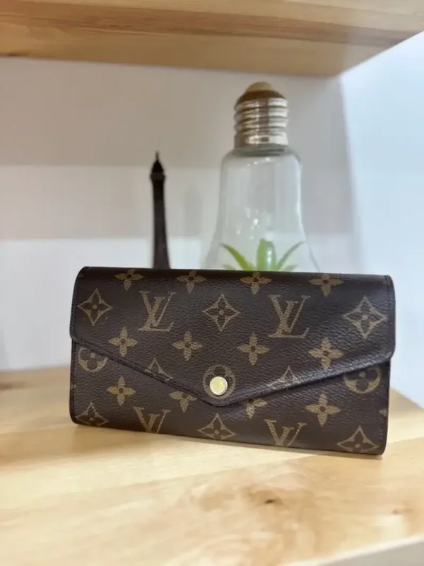 Louis Vuitton Sarah Wallet Monogram Canvas – Classic Long Wallet | Very Good Condition 🤎✨