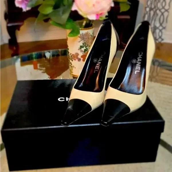 VINTAGE CHANEL PUMPS SIZE 36.5