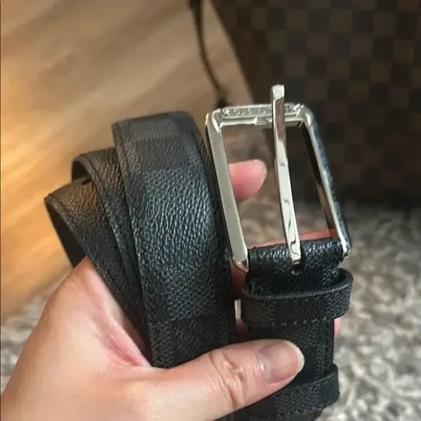 Louis Vuitton Black Leather Men's Belt