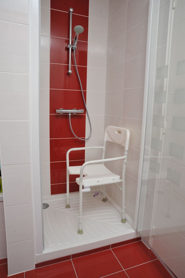 SILLA DE DUCHA PLEGABLE