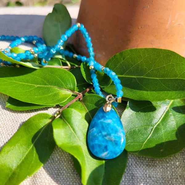 Les Discrets - "Azur doré" - Collier en Apatite bleue