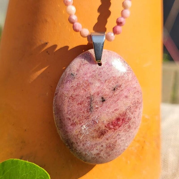Les Audacieux - "Pétales d’émotion" - Collier Rhodonite rose