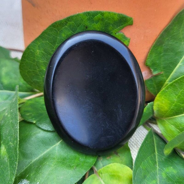 Pierre d'apaisement - Worry stone en Obsidienne noire