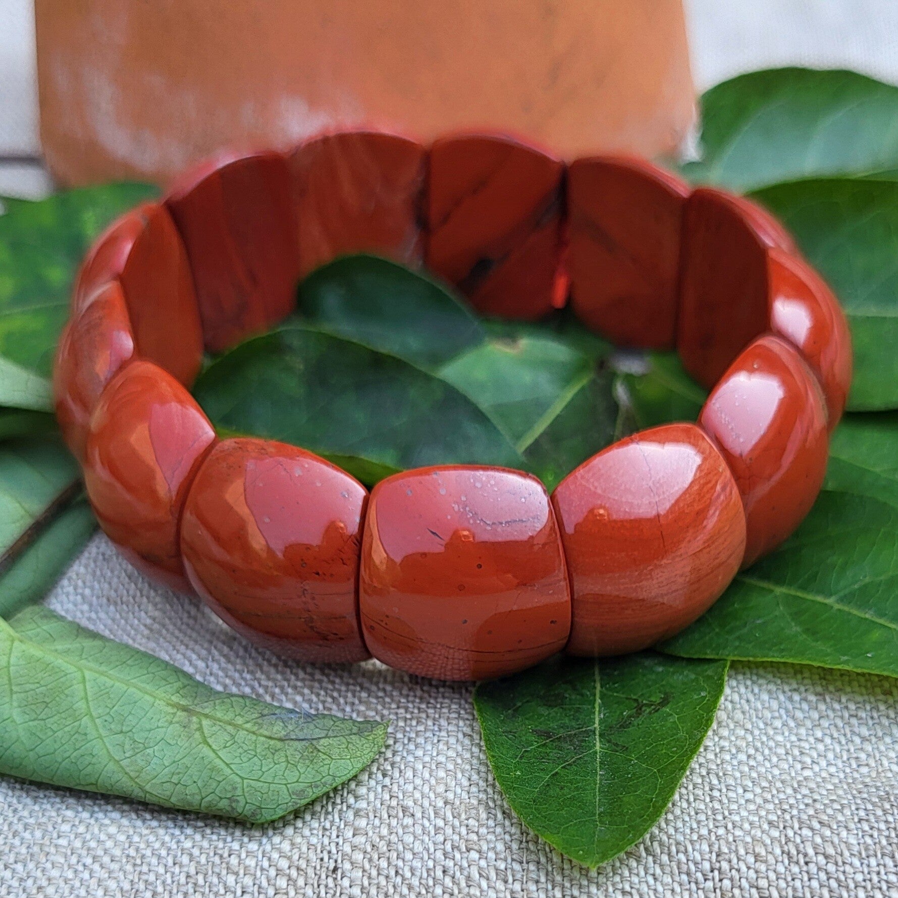 "Lionne" - Bracelet Manchette en Jaspe rouge