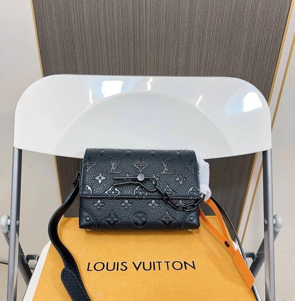 LV Purse