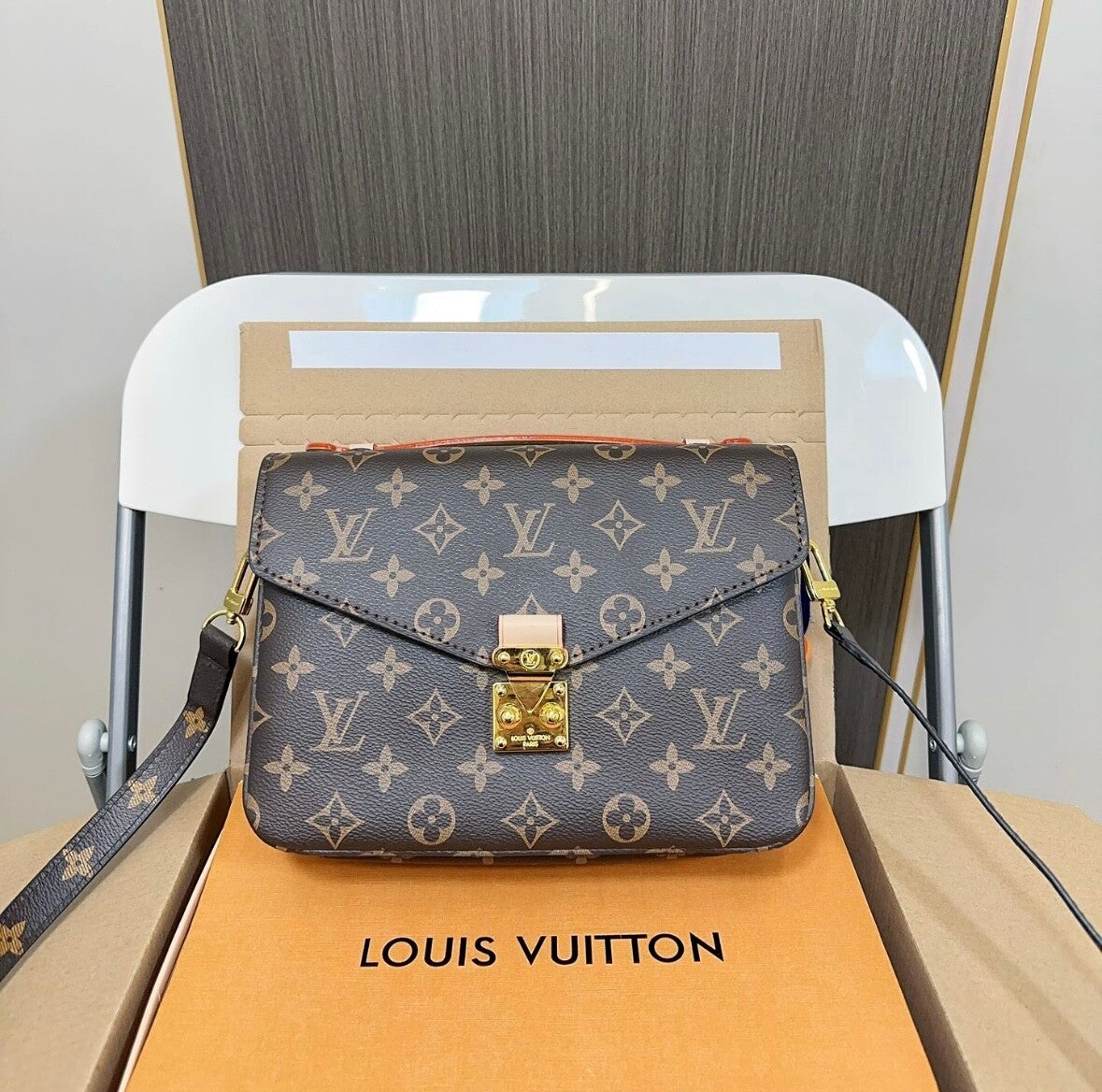 LV Purse