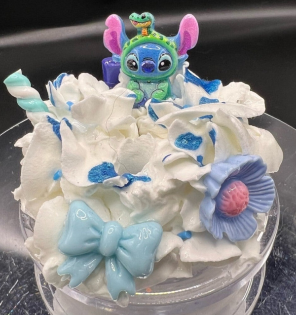 Cream topped lids with decoration