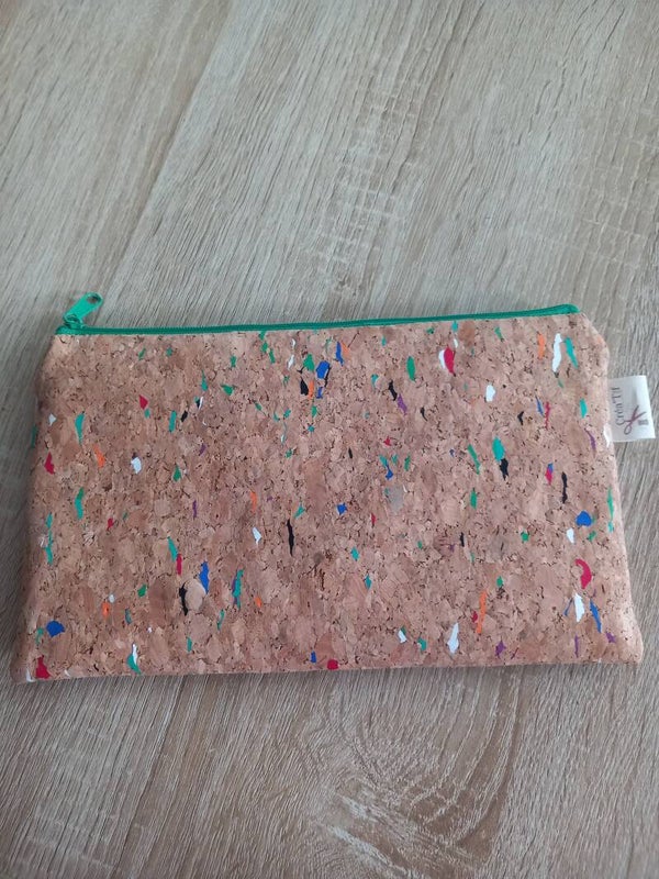 👜 Pochette en liège doublée coton – 23 × 13 cm – Écoresponsable & Fait main