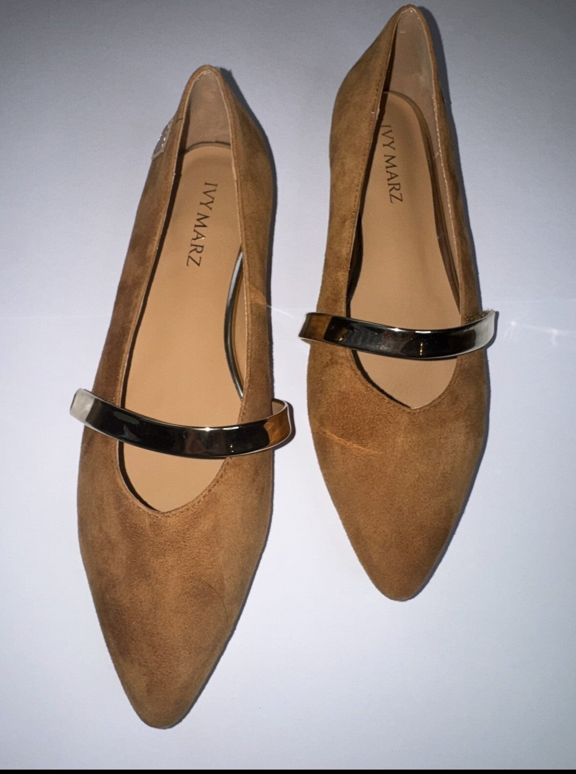 Tan Pointed Flat