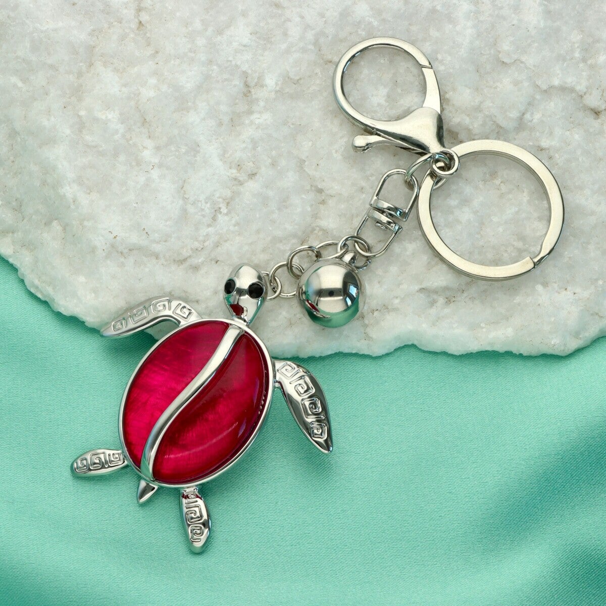 Kolorowy brelok Kotek  – lekki, radosny i pełen uroku