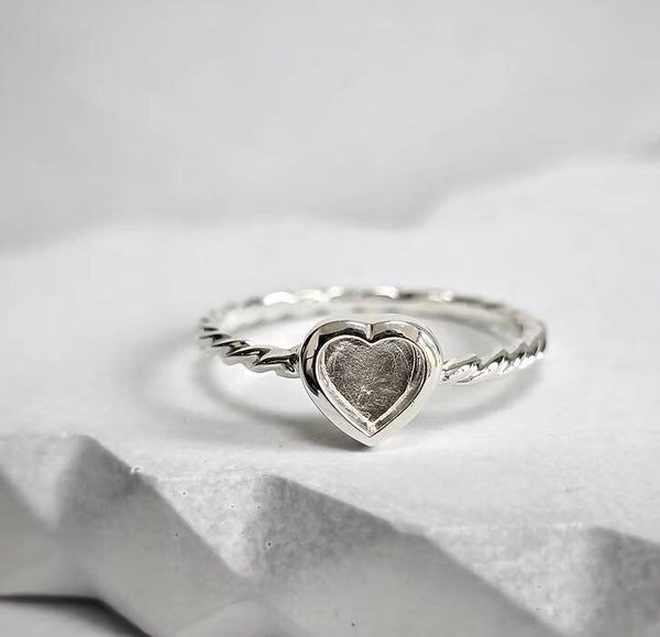 Sterling Silver Twisted Heart Memorial Ashes Ring 5mm setting