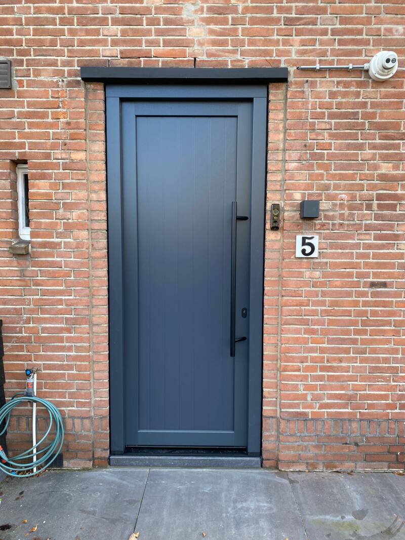kunststof-deur-ridderkerk-antraciet-dicht-paneel-standard.jpg
